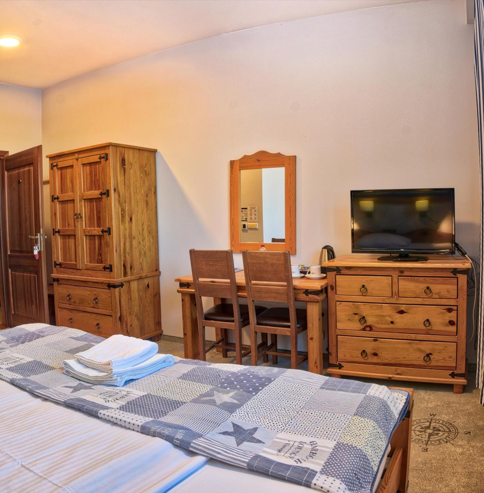 Hotel Joseph Conrad Spa & Wellness Pisz Exterior foto